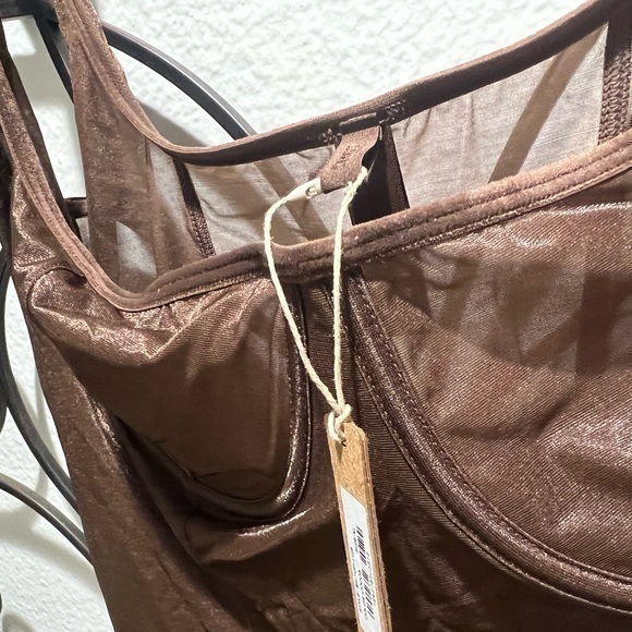 Skims Sexy Launge - Picture 5 of 12